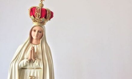O Rosário é contemplar com Maria o Rosto de Cristo