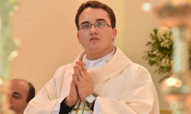 Ordenação Sacerdotal do Diácono Ricardo Henrique Silva