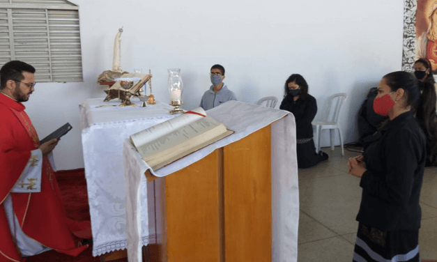 Comunidade Coração Fiel no mês do Preciosíssimo Sangue de Jesus