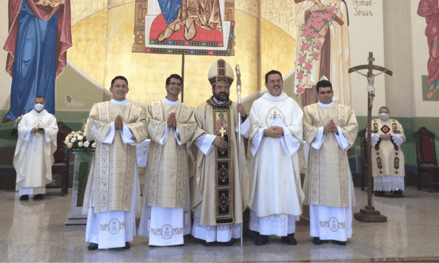 Diocese de Uruaçu acolhe três novos diáconos