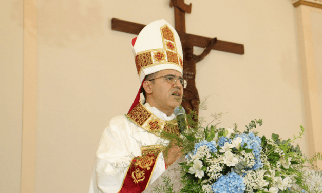 Dom Giovani Carlos toma posse da Diocese de Uruaçu – Goiás