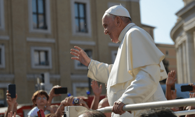 Erradicar as situações que protegem quem comete abuso, exorta Papa