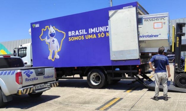 Vacinas de Oxford/AstraZeneca já estão com Ministério da Saúde