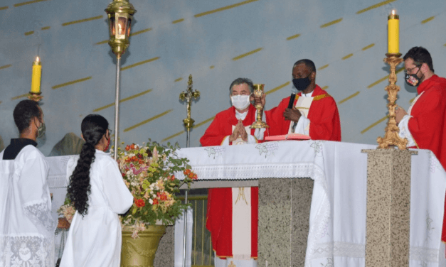 Reitor da Basílica do Divino Pai Eterno na Romaria de Nossa Senhora da Abadia