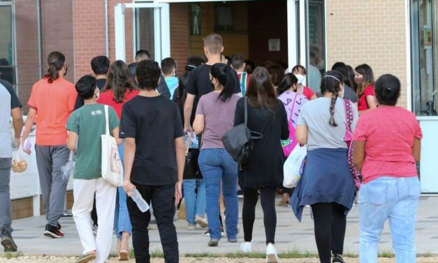 Inep publica editais para versão impressa e digital do Enem 2022