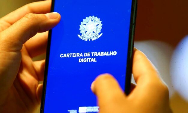 IBGE: desemprego cai para 9,8%; rendimento fica estável