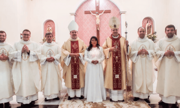 Eni Luiz da Costa consagra sua vida à Deus, na Ordem das Virgens