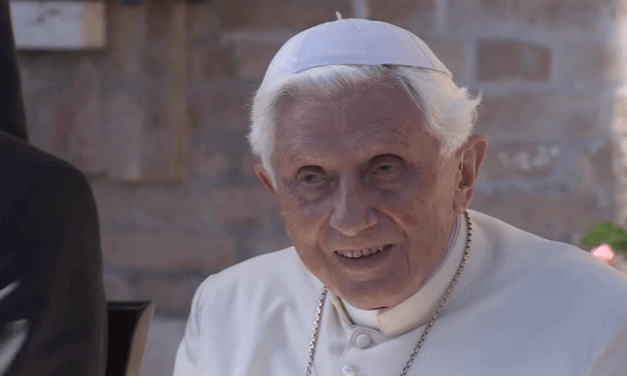 Morre Bento XVI, “humilde trabalhador na vinha do Senhor”
