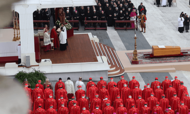 O adeus a Bento XVI: “Pai, nas tuas mãos entregamos o seu espírito”