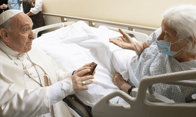 Papa para o Dia Mundial dos Doentes:“Viver indiferentes à dor não é uma opção possível”