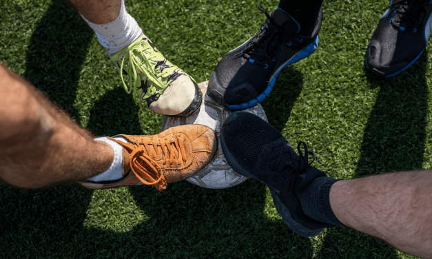 Religiosos se valem da prática do futebol para exercer a sadia convivência