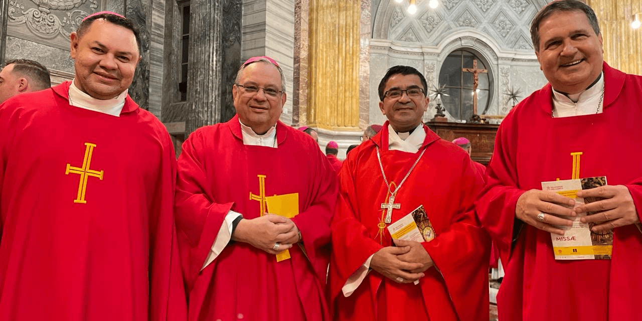 Bispos e padres brasileiros participam de simpósio internacional, no Vaticano