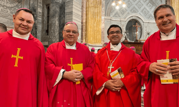 Bispos e padres brasileiros participam de simpósio internacional, no Vaticano