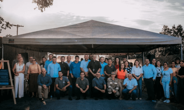 Lançamento da Pedra Fundamental da Casa de Apoio São Padre Pio, em Uruaçu-GO