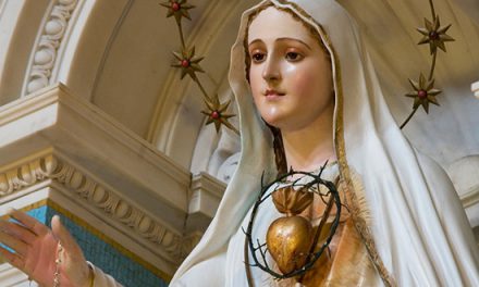 O Rosário é contemplar com Maria o Rosto de Cristo