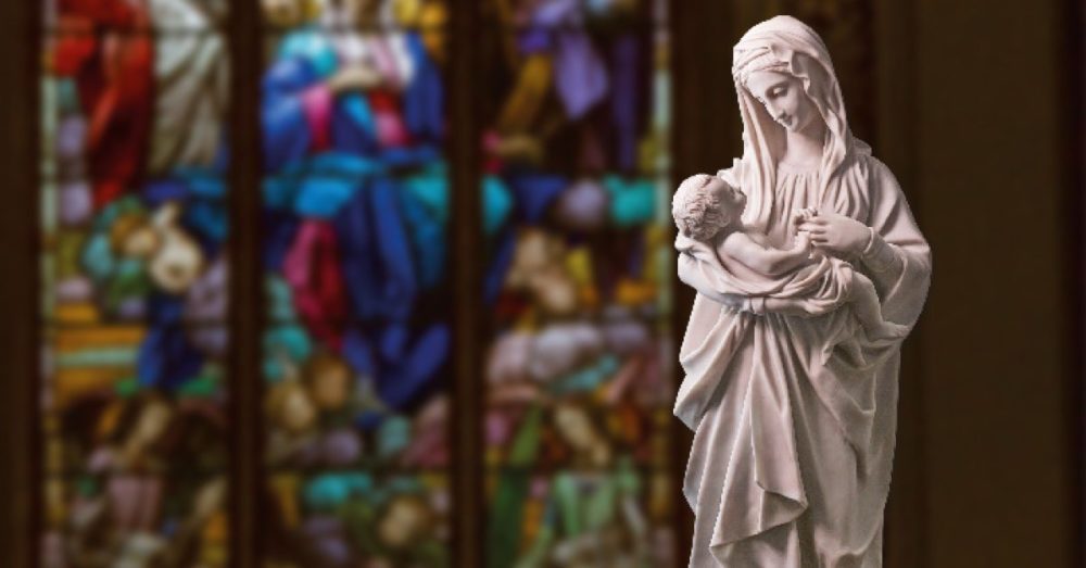 Maria é a mãe da providência