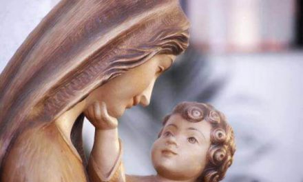 Maria… Nos ensina a ser misericórdia