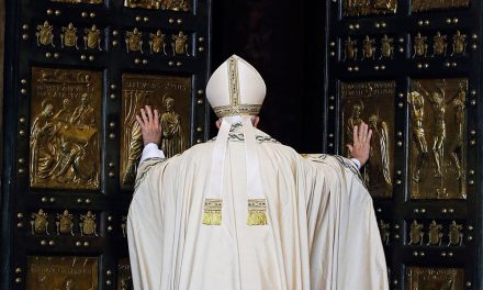 À medida que caminhamos, o Senhor nos abrirá portas!