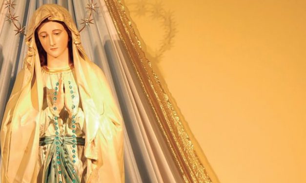 A devoção a Nossa Senhora nos abre graças especiais