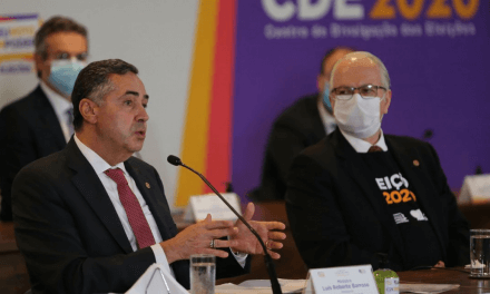 TSE finaliza totalização dos votos com três horas de atraso