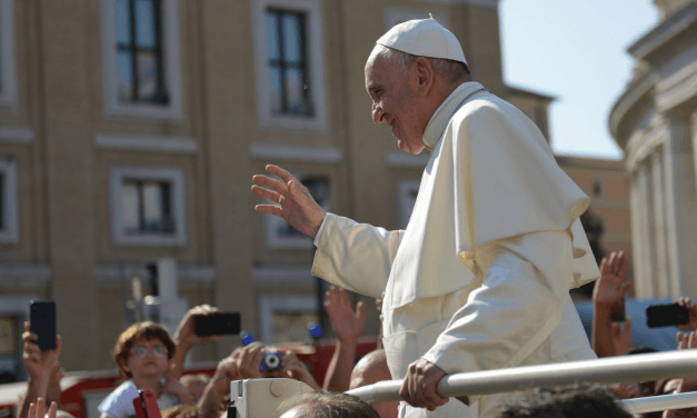 Agenda do Papa Francisco é cancelada até 17 de fevereiro