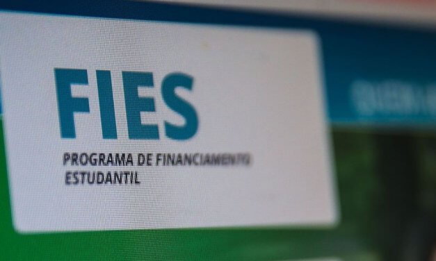 Lei que permite renegociação de dívidas do Fies é sancionada
