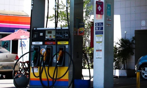 Com lei federal, governo de São Paulo reduz imposto sobre a gasolina