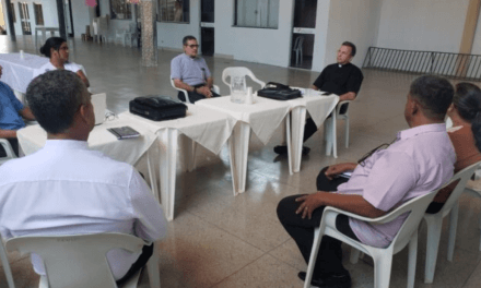 Realizada reunião dos Diáconos Permanentes, Esposas e o Diretor Espiritual da Escola Diaconal São Lourenço