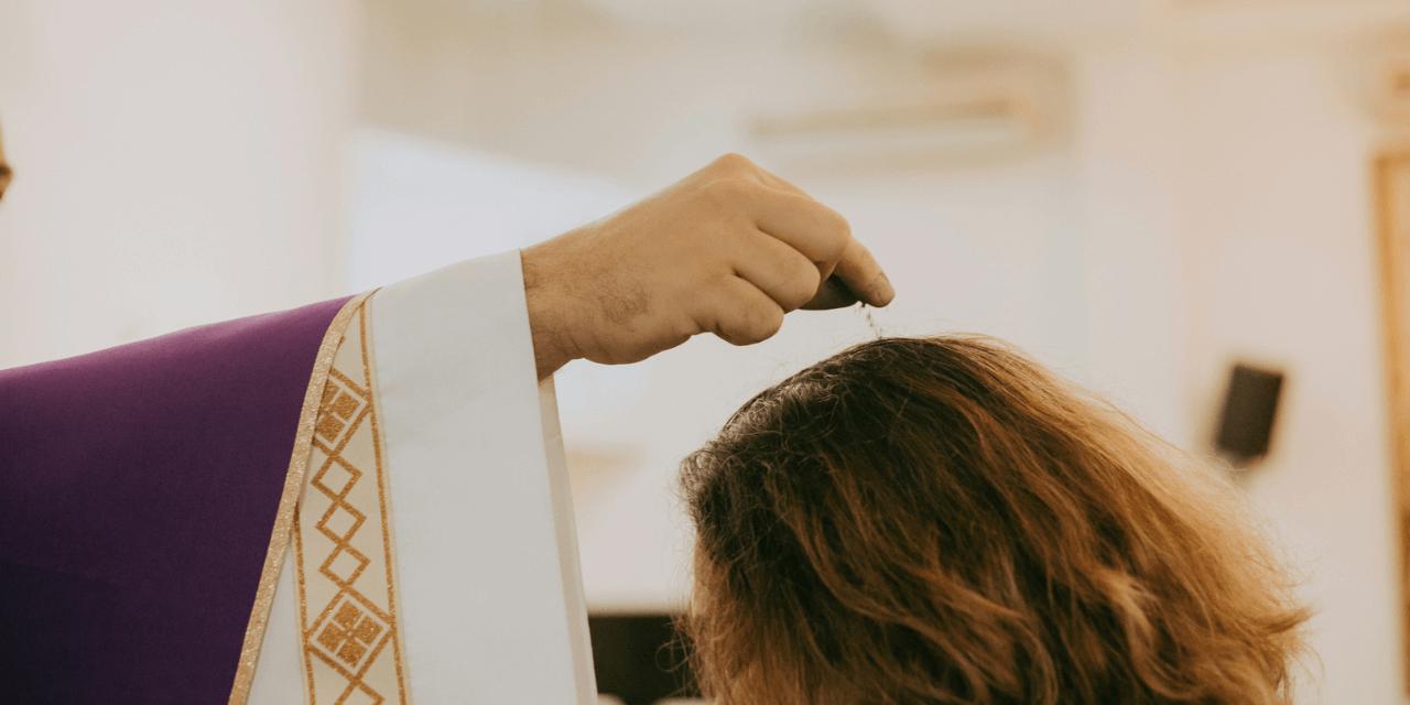 Cinzas recordam quanto somos necessitados da graça de Deus, diz padre