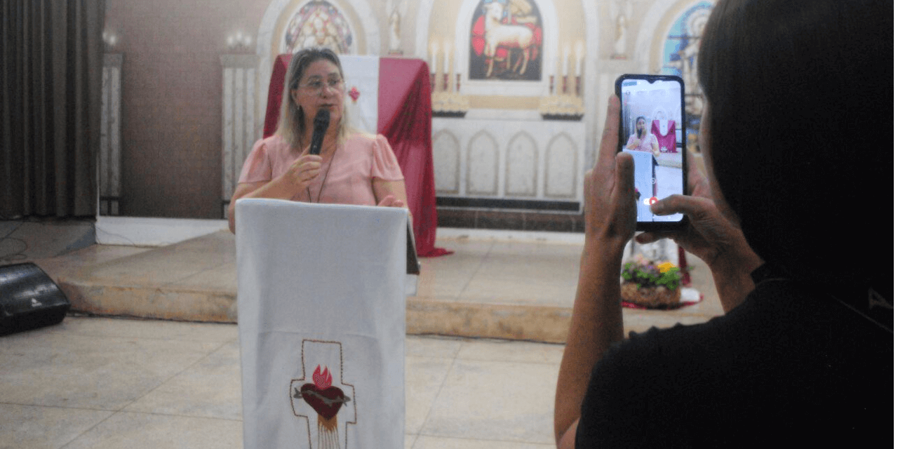 Inauguração do Grupo de Oração Coração Ardente na Comunidade Coração Fiel