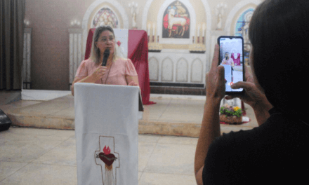Inauguração do Grupo de Oração Coração Ardente na Comunidade Coração Fiel